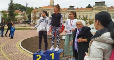 Više od 400 školaraca trčalo za Dan oslobođenja Više od 400 školaraca trčalo za Dan oslobođenja