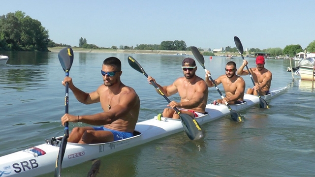 Кајак: Српски репрезентативци веслају Тисом