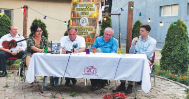 Народна библиотека Бечеј: Представљена монографија „Равница ће га памтити” Народна библиотека Бечеј: Представљена монографија „Равница ће га памтити”